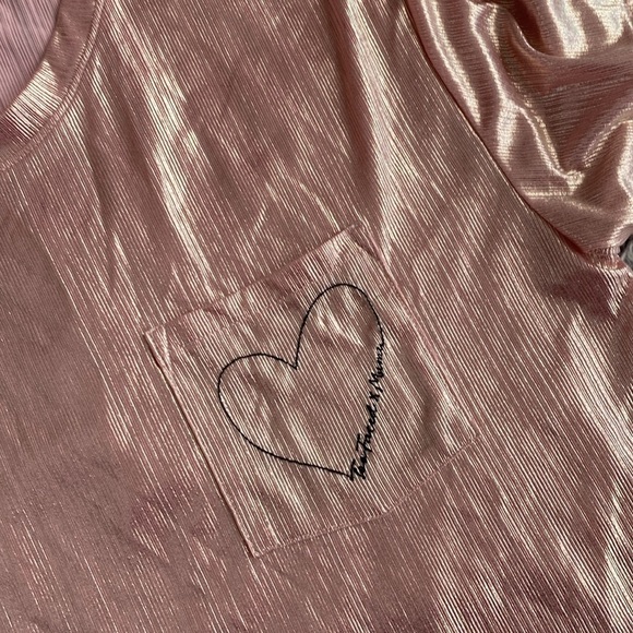 Show Me Your MuMu Pink Metallic Short Sleeve Tee Medium - Picture 6 of 15